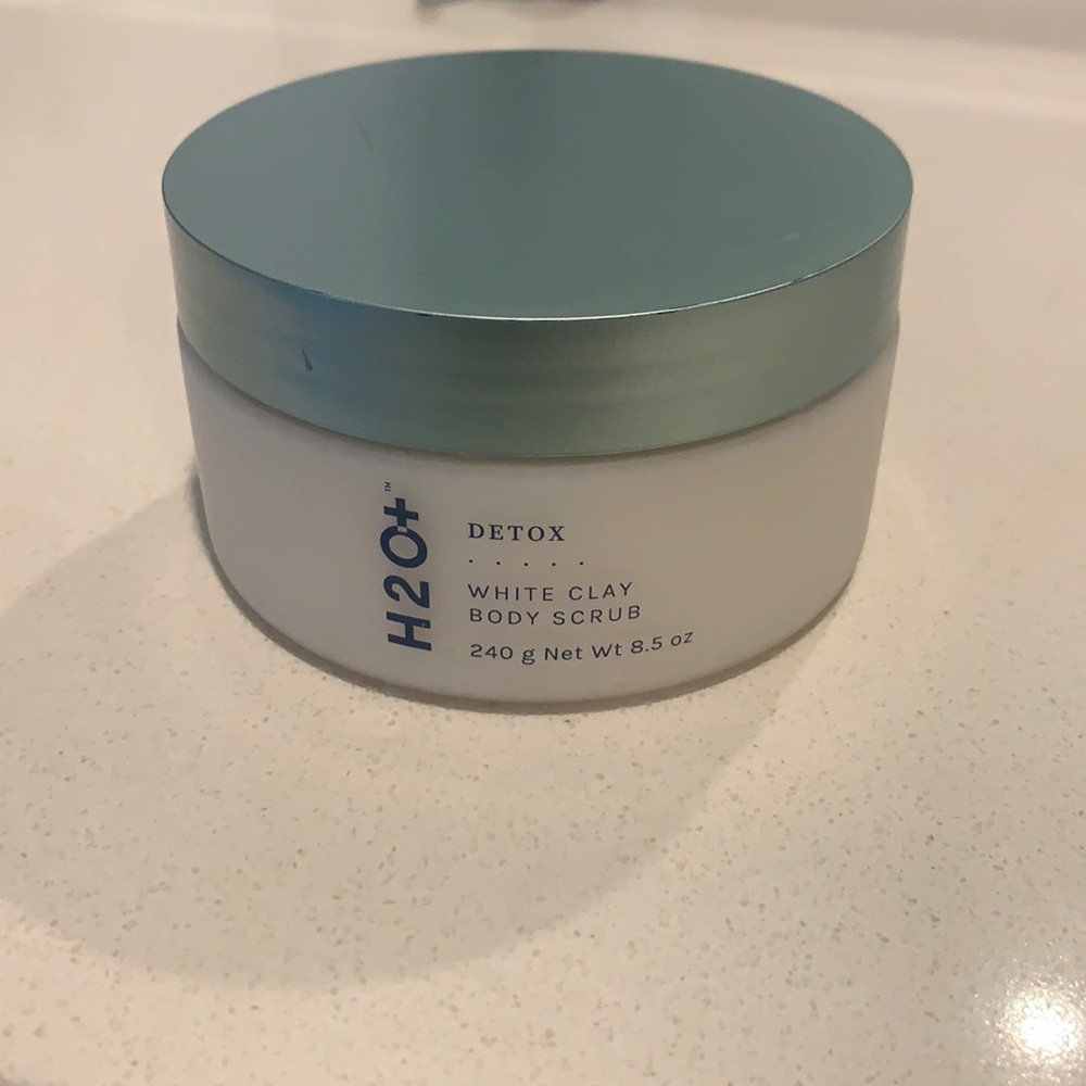 H2O+ body scrub brand new